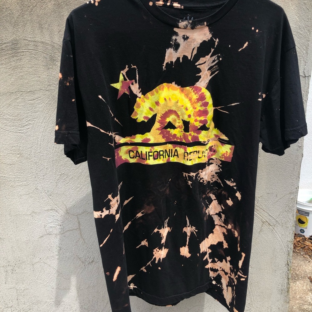 California Republic Logo Bleach Dyed Tee Sz L
